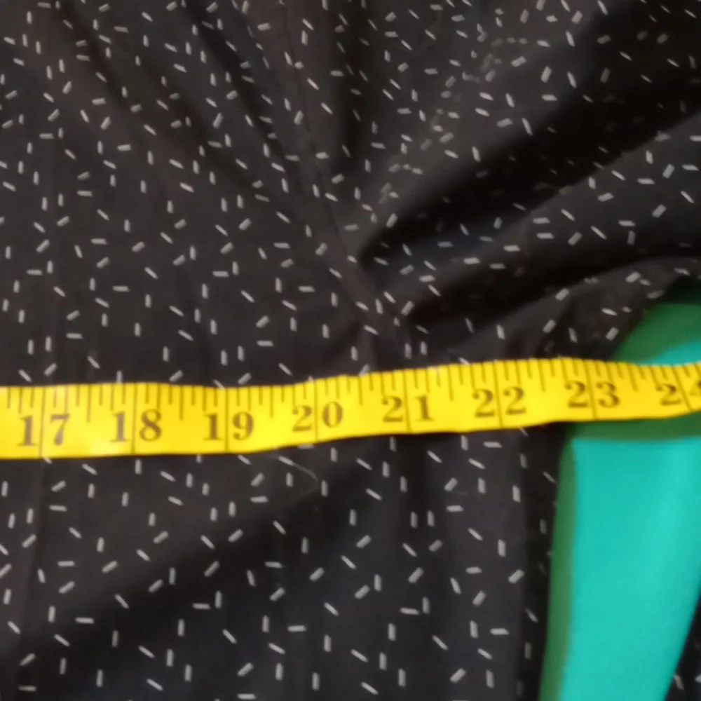 H&M BLACK WITH WHITE PRINT BUTTON SHIRT, SLIM FIT SIZE LARGE - Picture 4 of 8